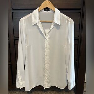 NWOT classic sheer Express M white button up